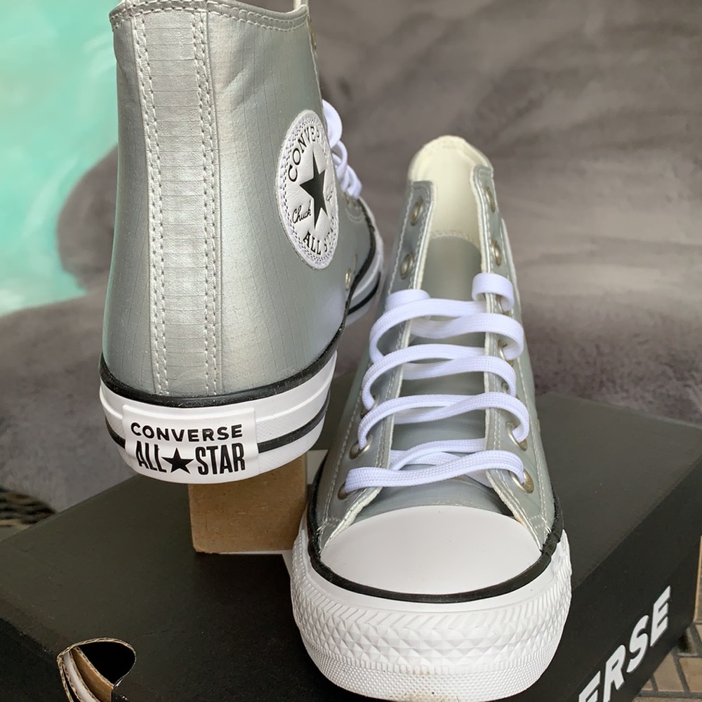 CONVERSE CTAS HI SILVER/WHITE/BLACK WMNS - Picture 12 of 16